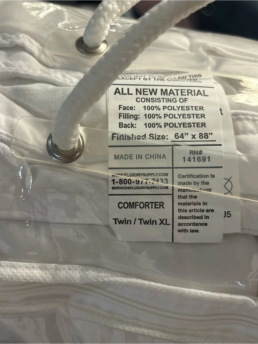 Brand new ✨ eLuxury Supply White Down Alternative Comforter - Twin/Twin XL